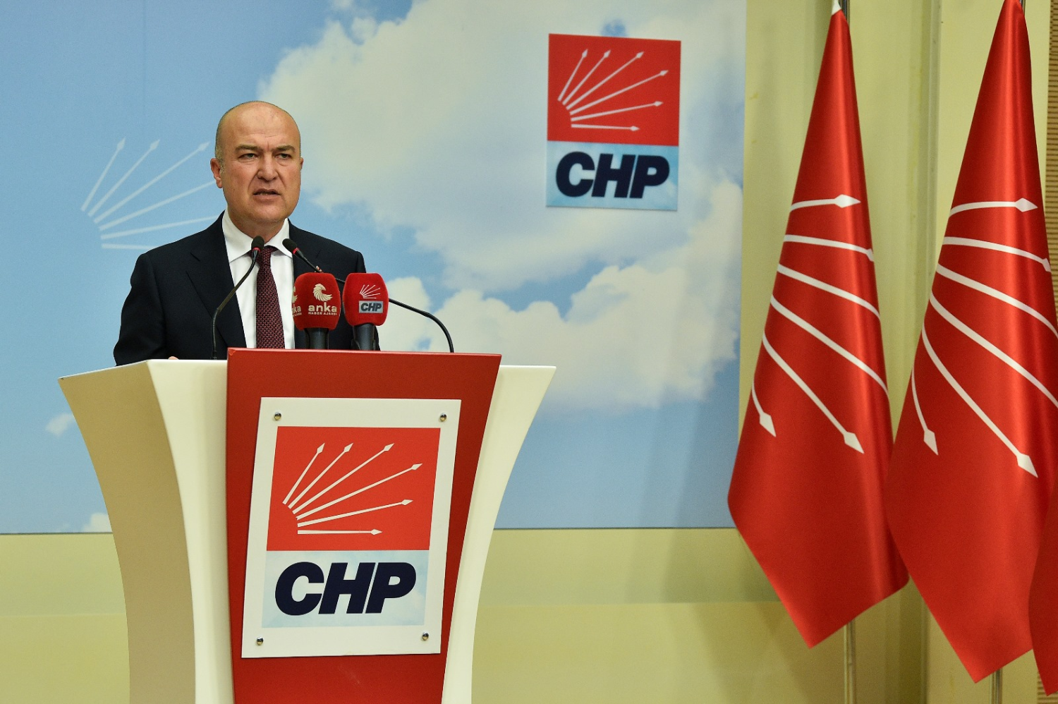 CHP’li Bakan’dan ‘ajan sığınmacılar’ uyarısı